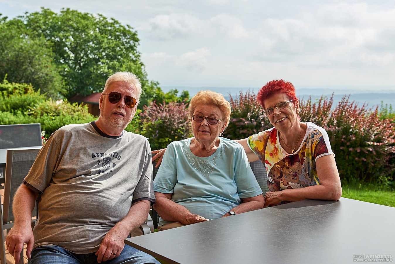Mama mit Begleitung in der Oststeiermark