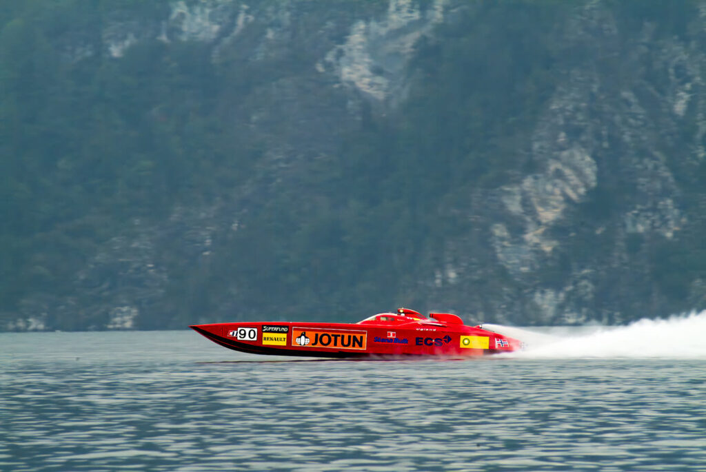 Ein Rennboot der Powerboat-Klasse