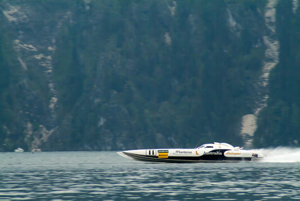 Ein Rennboot der Powerboat-Klasse