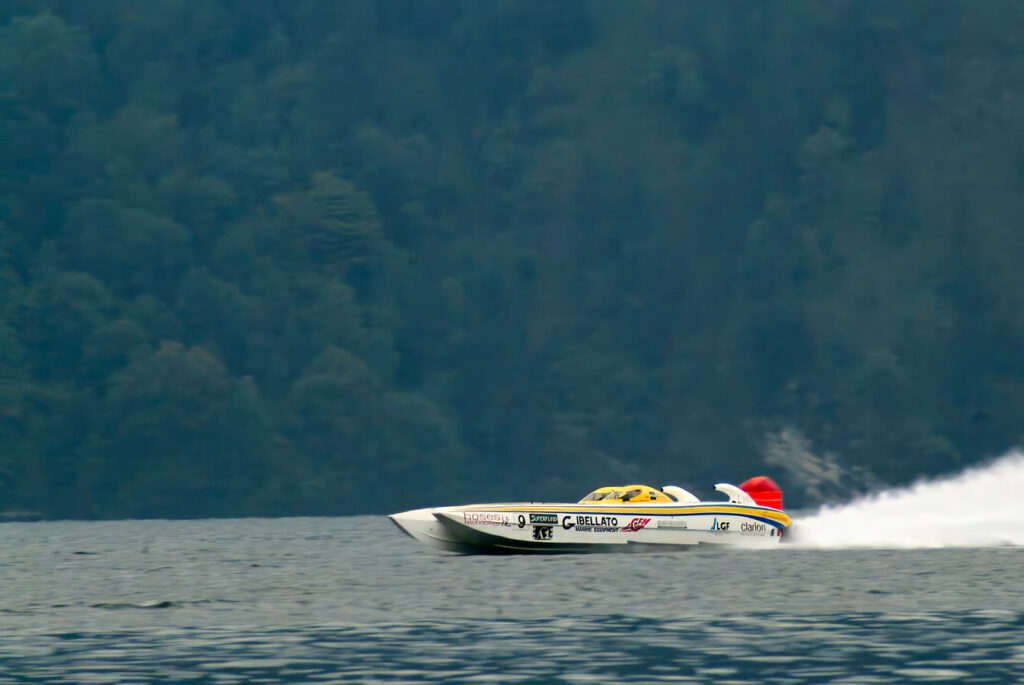 Ein Rennboot der Powerboat-Klasse