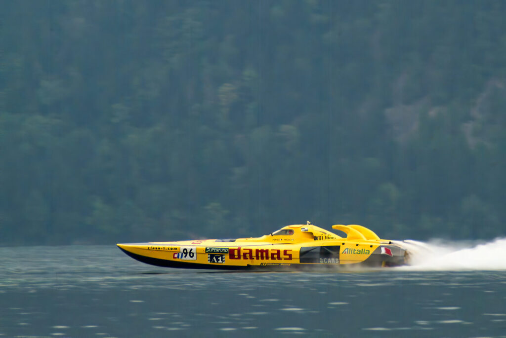 Ein Rennboot der Powerboat-Klasse