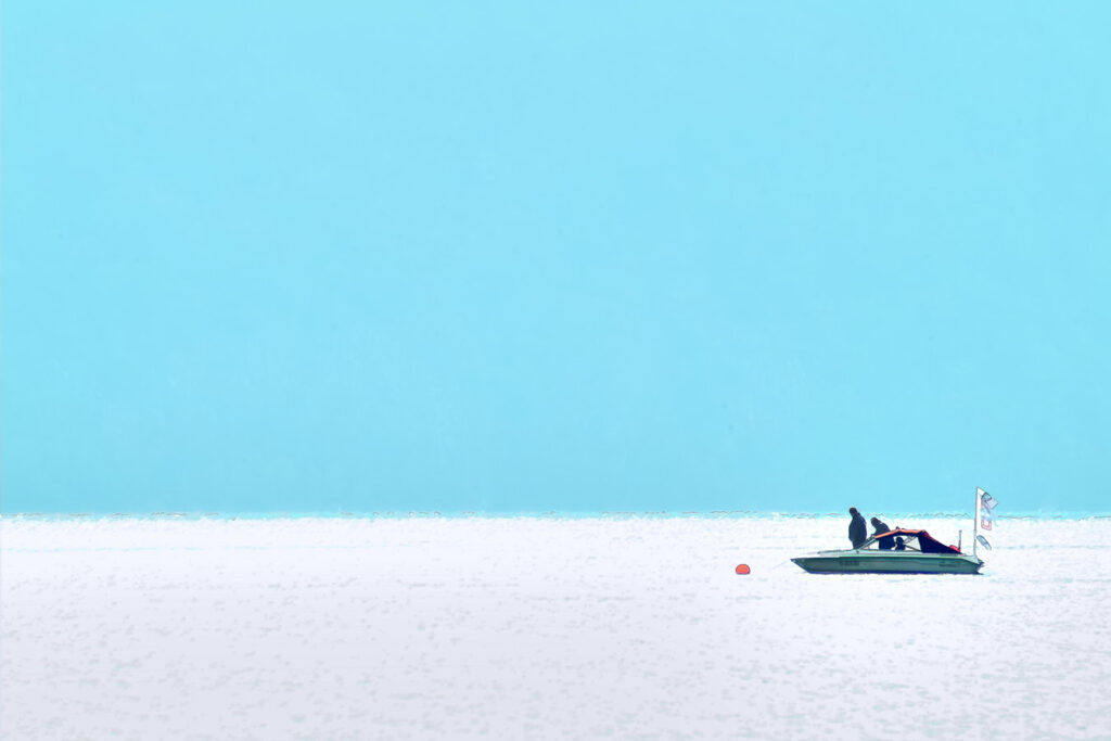 Ein Boot mit Boje