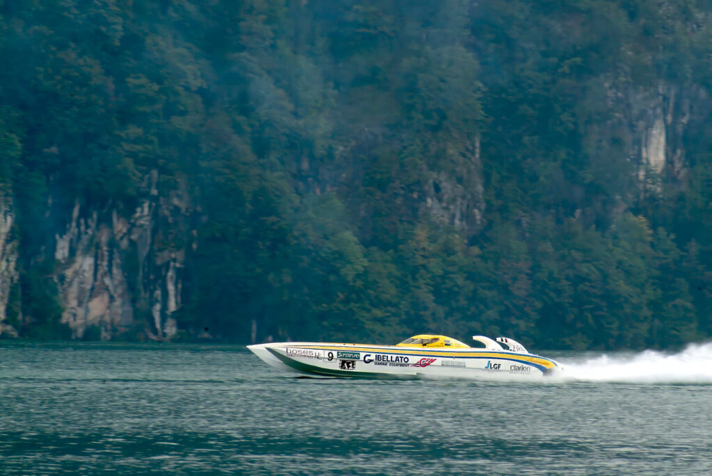 Ein Rennboot der Powerboat-Klasse
