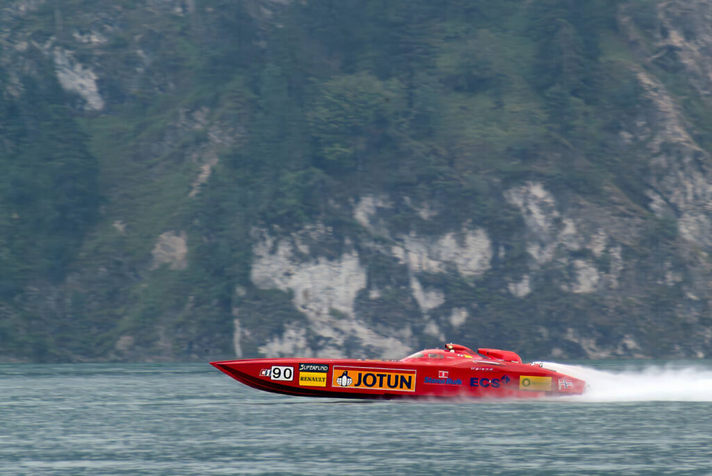 Ein Rennboot der Powerboat-Klasse