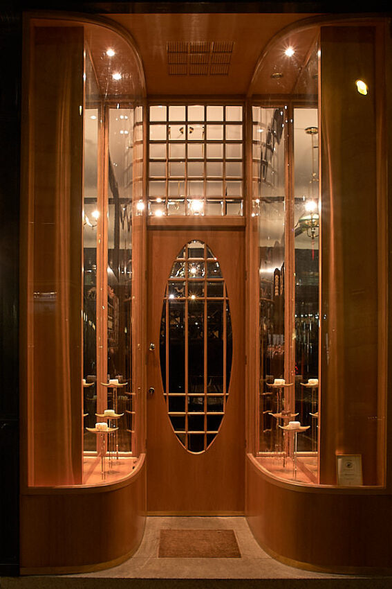 Geschäft mit Jugendstil-Fassade