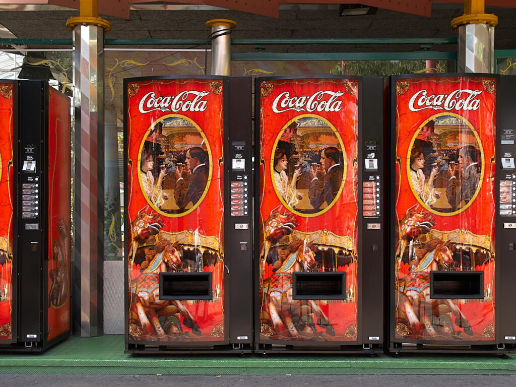 Drei Getränke-Automaten