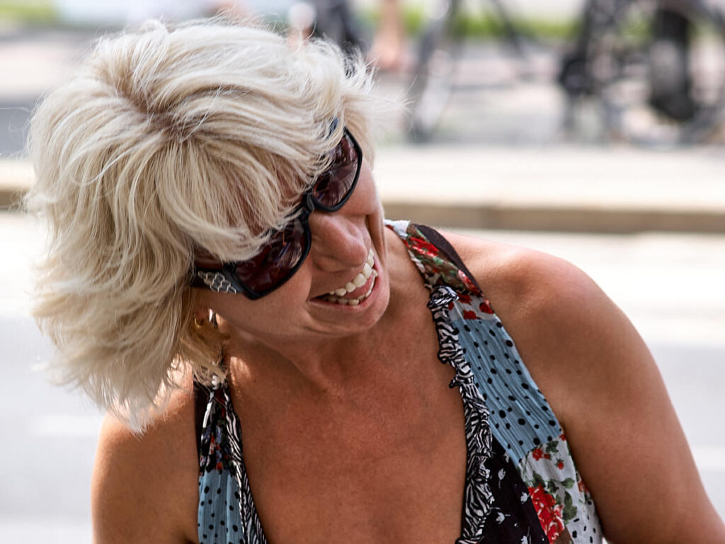 Frau, die lacht