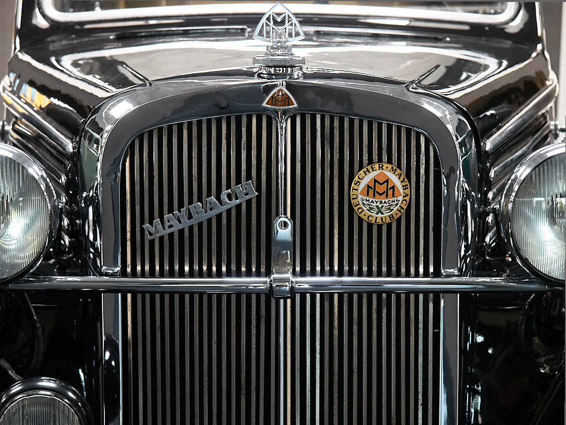 Automobile: Maybach Frontal