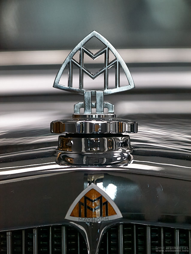 Das Maybach-Logo auf dem Kühler
