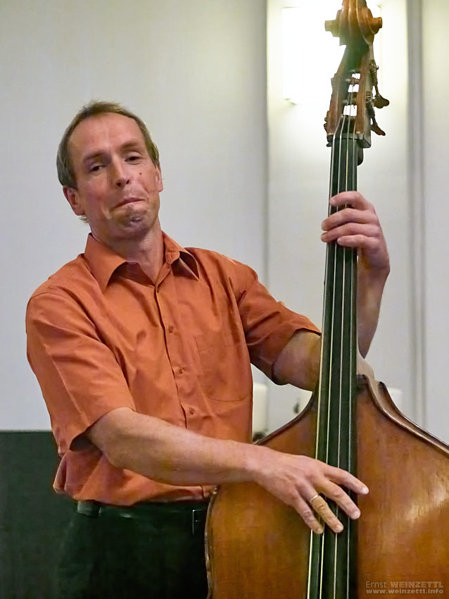 Matthias Klüter am Bass