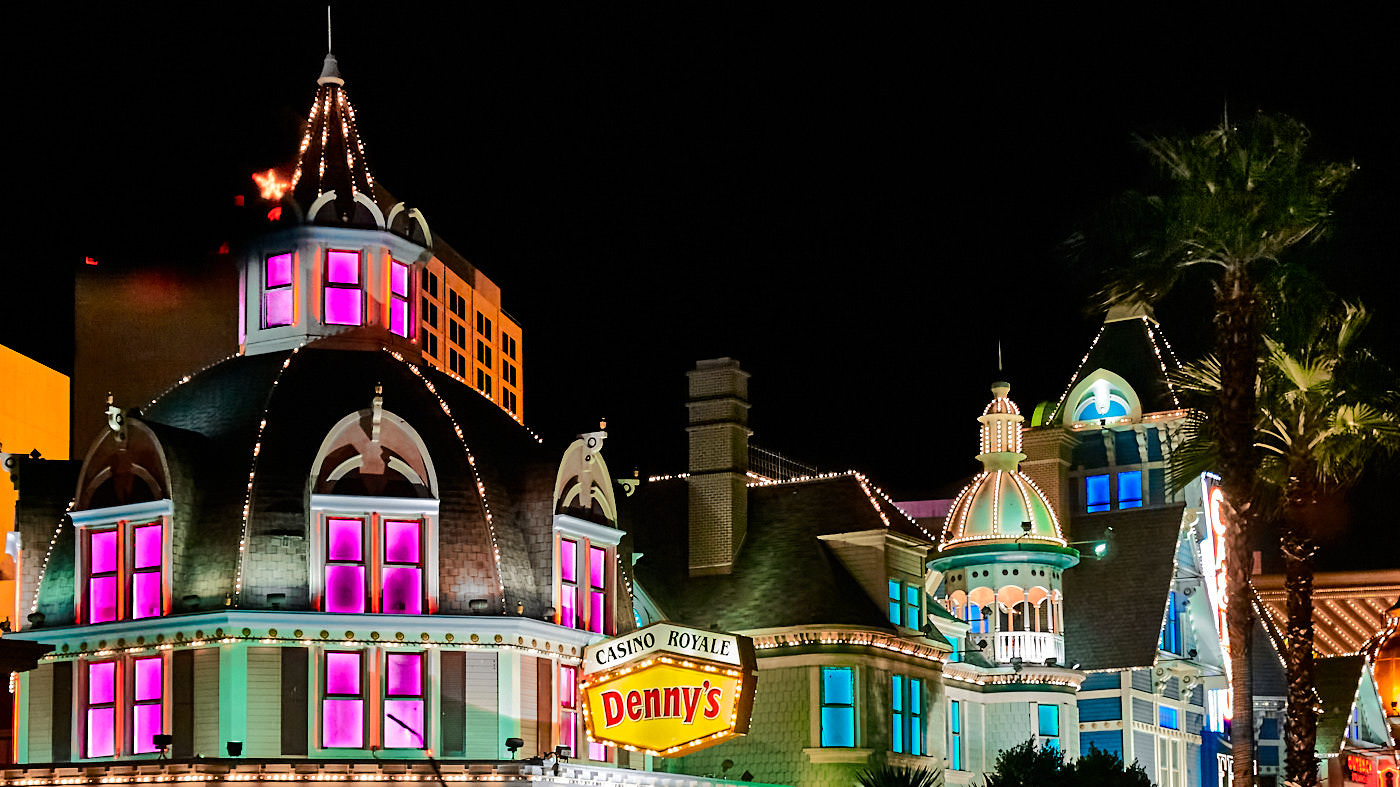 Das Casino Royale wirkt wie aus Alice im Wunderland entsprungen.