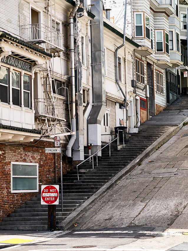 Kearny Street Ecke Broadway