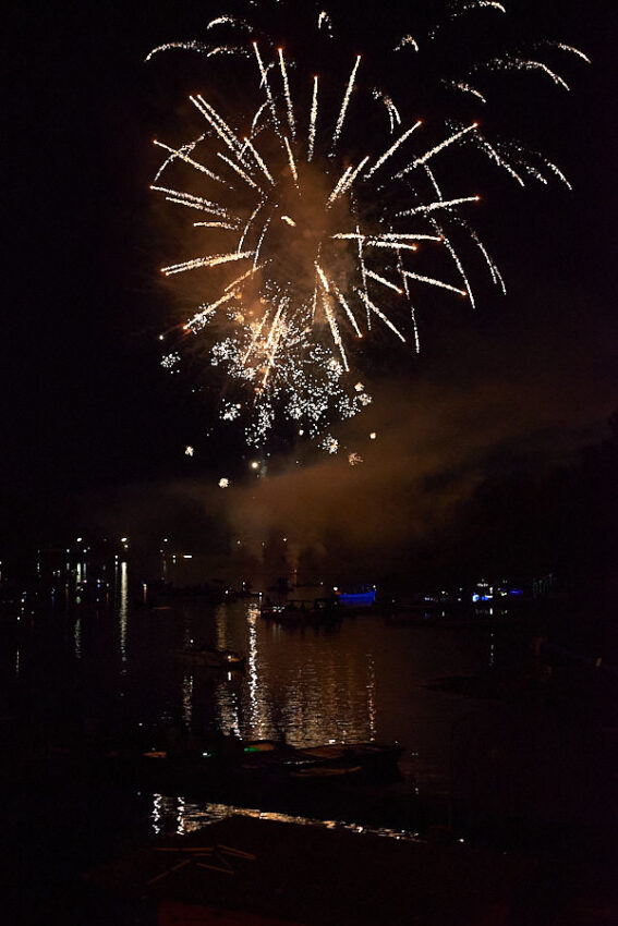 Fireworks, Feuerwerk
