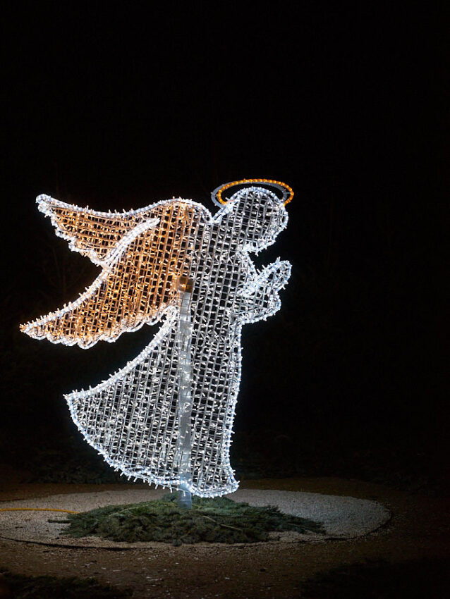 Lichtinstallation in Form eines Engels