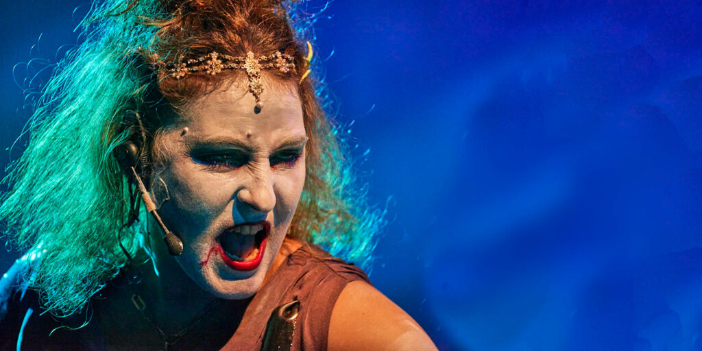 Eine Schauspielerin als Vampir