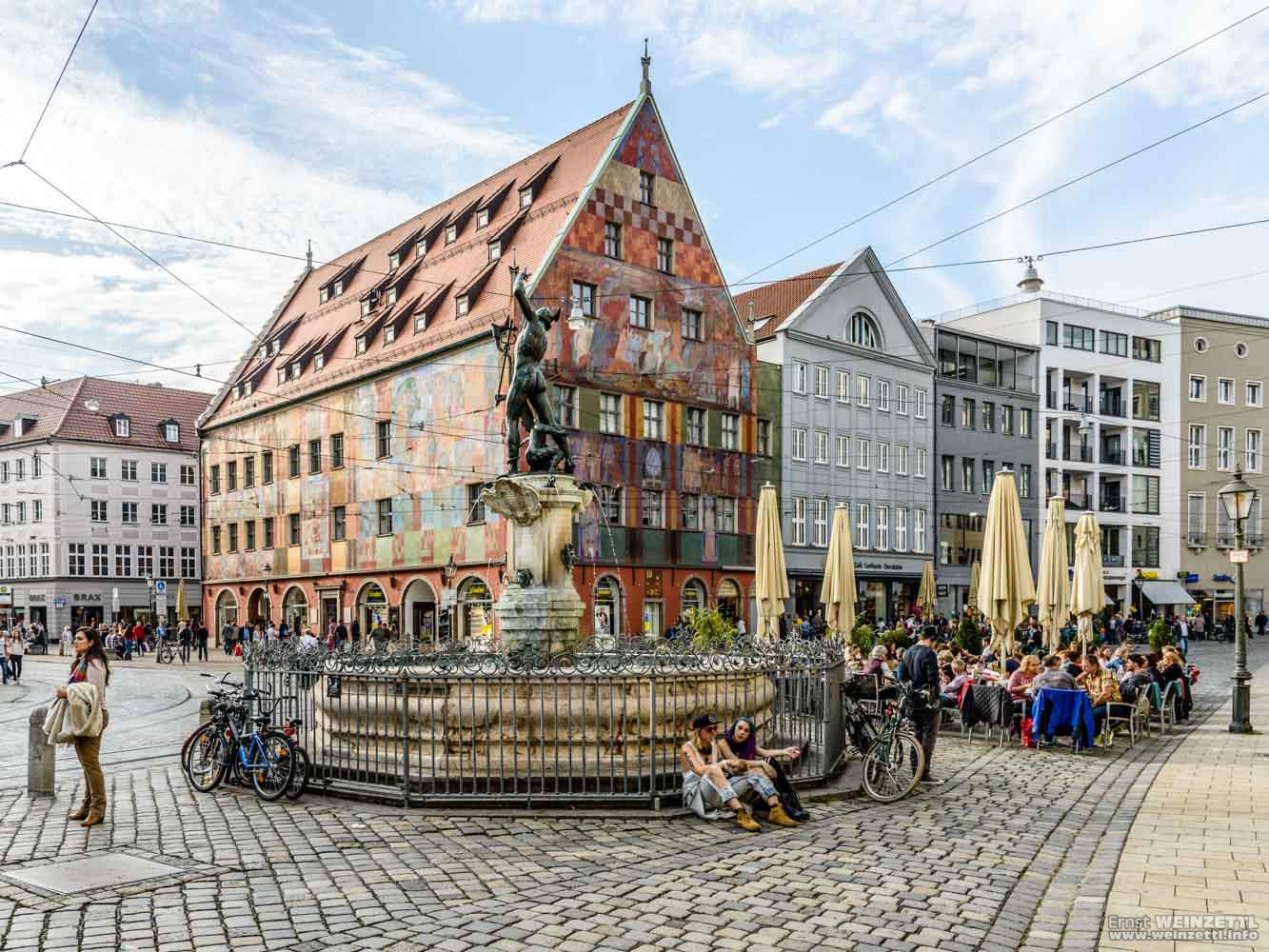 Das Weberhaus, das Zunfthaus der Weber, die einst die Stadt Augsburg prägten