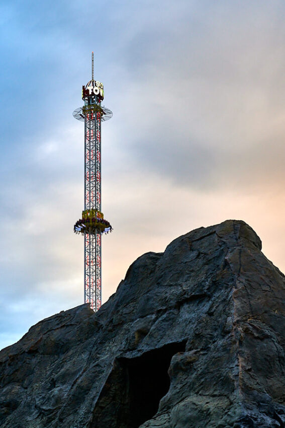 Der hohe Turm eines Starflyers