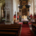 Kirche in Weißenkirchen, der Altar.