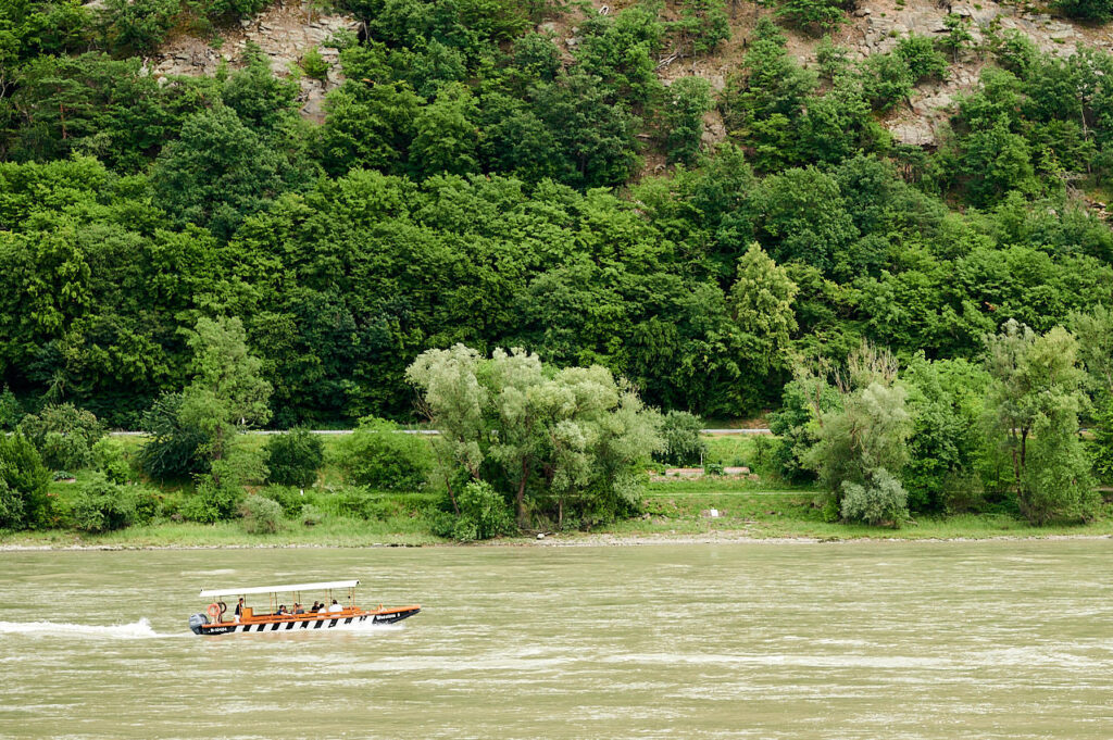 Es geht auch kleiner: Ausflugszille "Watstein 2" mit 2x60PS für 12 Personen