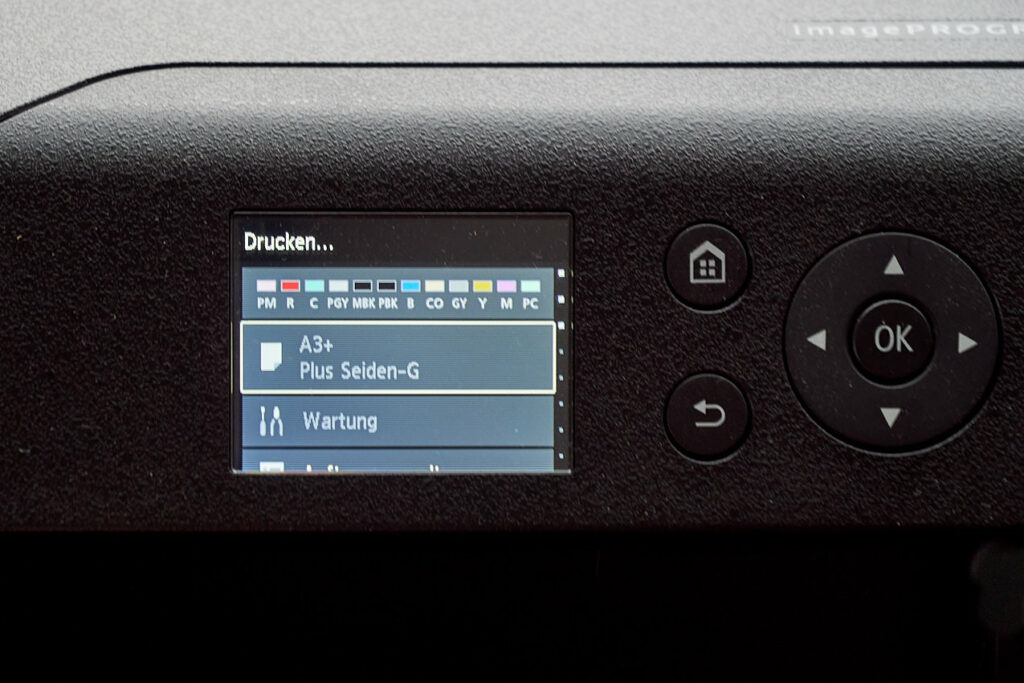 Das Druckerbedienfeld des Canon imagePROGRAF PRO-1000
