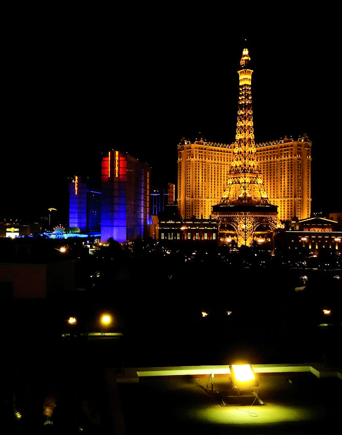 Hier nochmals das Hotel "Paris" aus einer anderen Perspektive als oben (Bild von Werner Hörhann)