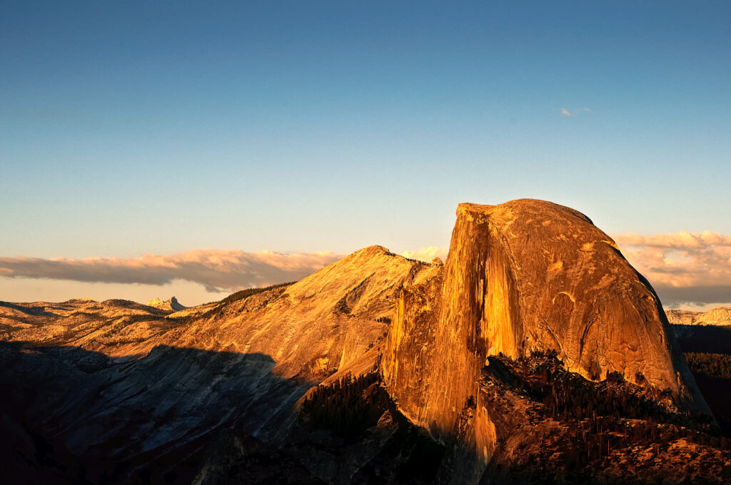 Der Half Dome mit seiner nach Westen gerichteten Steilwand.